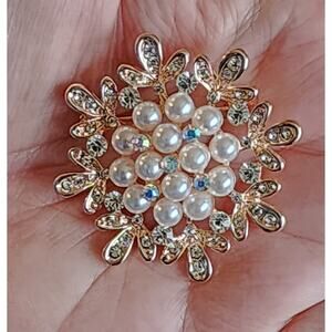 Faux Pearl and Crystal Brooch Goldtone Metal Simple Elegant